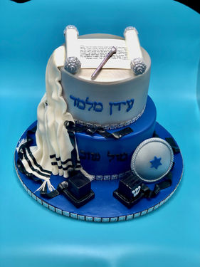 Kosher bar or bat mitzvah cake by Au Bon Cake in Miami Beach — photo 5