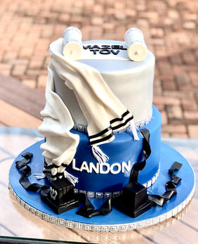 Kosher bar or bat mitzvah cake by Au Bon Cake in Miami Beach — photo 6