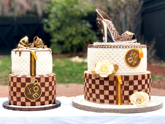 Kosher celebration cake for her by Au Bon Cake in Miami Beach — photo 7