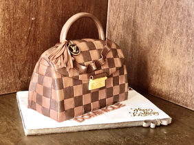 Custom kosher cake by Au Bon Cake in Miami Beach — photo 11